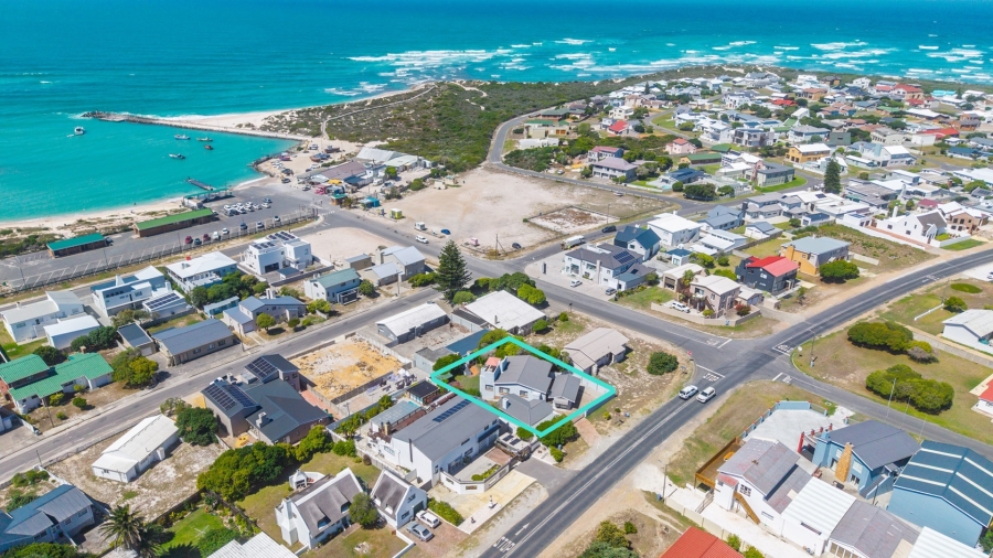 5 Bedroom Property for Sale in Struisbaai Western Cape